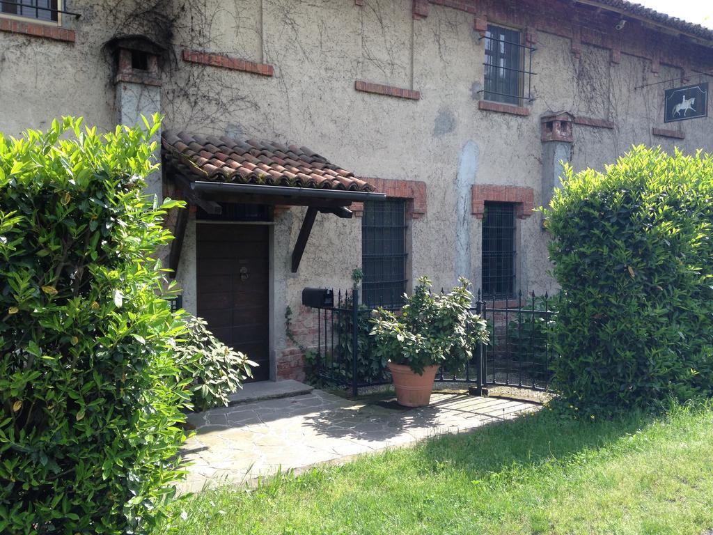Country House Apartment Zerbolo Bagian luar foto