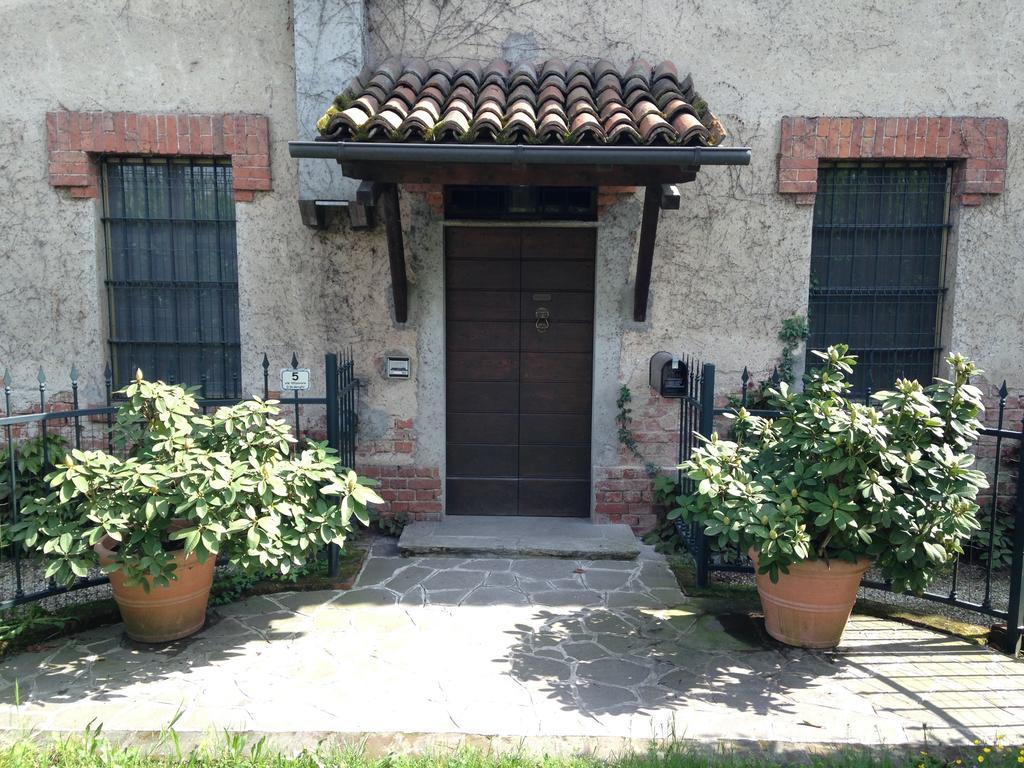 Country House Apartment Zerbolo Bagian luar foto